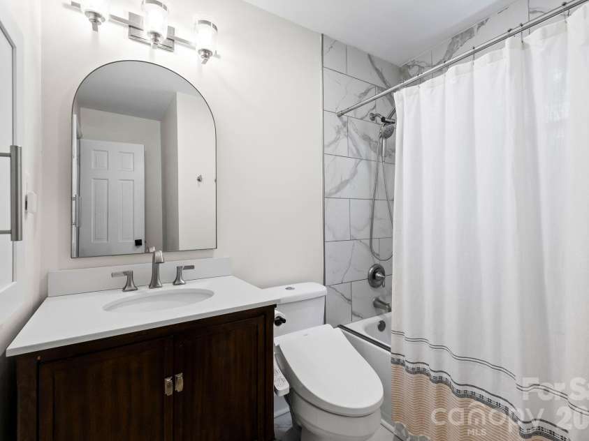 4021 Rutherford Drive, Charlotte, NC 28210.  MLS# CAR4420020, YatesRealty ID 49624. 