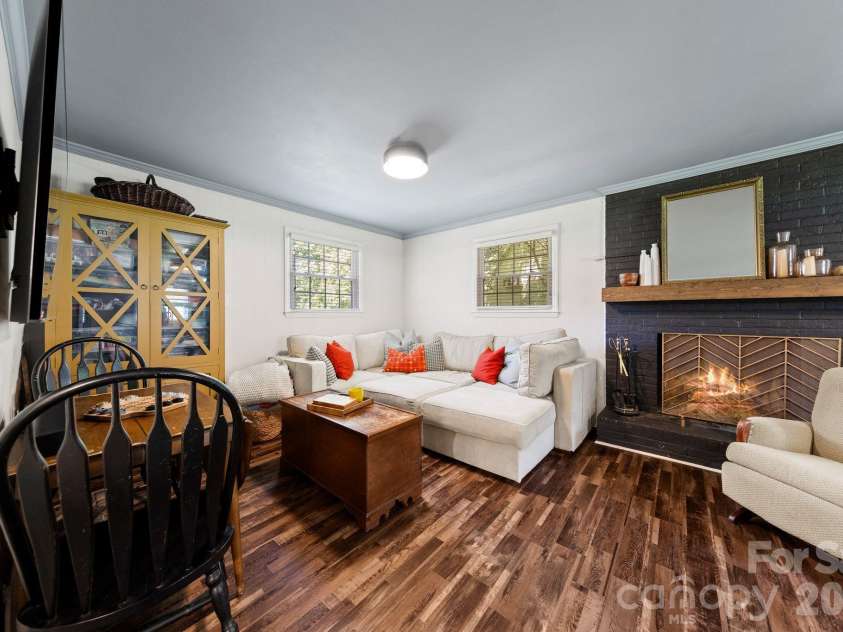 4021 Rutherford Drive, Charlotte, NC 28210.  MLS# CAR4420020, YatesRealty ID 49624. 