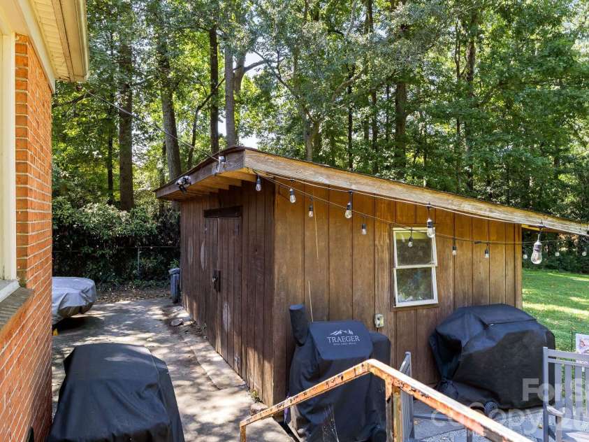 4021 Rutherford Drive, Charlotte, NC 28210.  MLS# CAR4420020, YatesRealty ID 49624. 