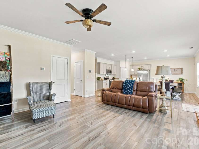 133 Stone Hollow Road, Lexington, NC 27295.  MLS# CAR4414561, YatesRealty ID 49625. 
