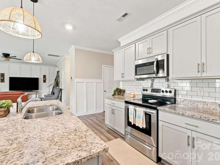 133 Stone Hollow Road, Lexington, NC 27295.  MLS# CAR4414561, YatesRealty ID 49625. 