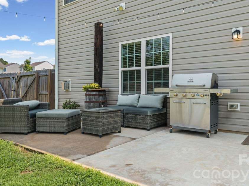 133 Stone Hollow Road, Lexington, NC 27295.  MLS# CAR4414561, YatesRealty ID 49625. 