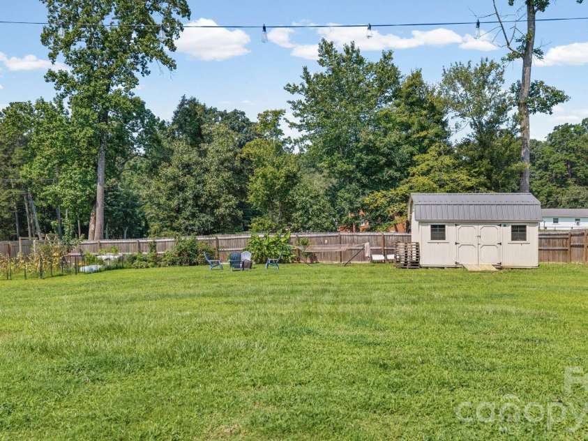 133 Stone Hollow Road, Lexington, NC 27295.  MLS# CAR4414561, YatesRealty ID 49625. 