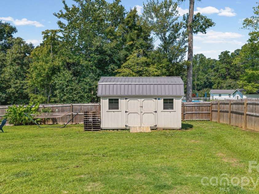 133 Stone Hollow Road, Lexington, NC 27295.  MLS# CAR4414561, YatesRealty ID 49625. 