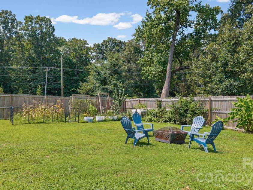 133 Stone Hollow Road, Lexington, NC 27295.  MLS# CAR4414561, YatesRealty ID 49625. 
