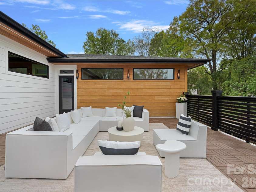 2200 Parson Street, Charlotte, NC 28205.  MLS# CAR4407491, YatesRealty ID 49626. 