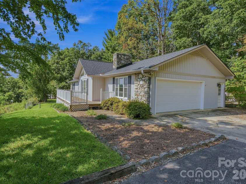 30 Morning Glory Lane, Weaverville, NC 28787.  MLS# CAR4423008, YatesRealty ID 49627. 