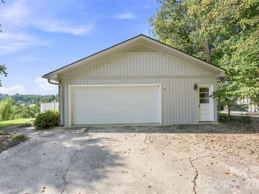 30 Morning Glory Lane, Weaverville, NC 28787.  MLS# CAR4423008, YatesRealty ID 49627. 
