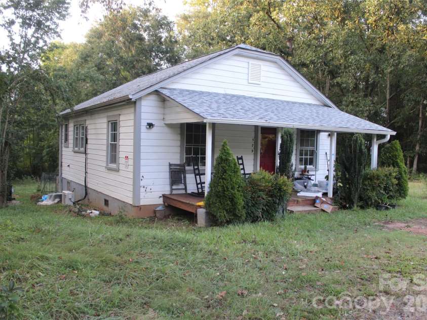579 Hollis Road, Ellenboro, NC 28040.  MLS# CAR4422930, YatesRealty ID 49628. 