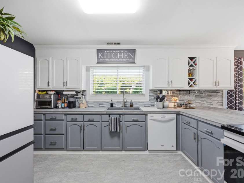 4420 Tucker Road, Belmont, NC 28012.  MLS# CAR4398600, YatesRealty ID 49629. 