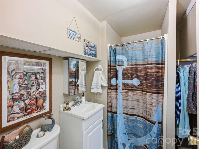 4420 Tucker Road, Belmont, NC 28012.  MLS# CAR4398600, YatesRealty ID 49629. Basement Bathroom