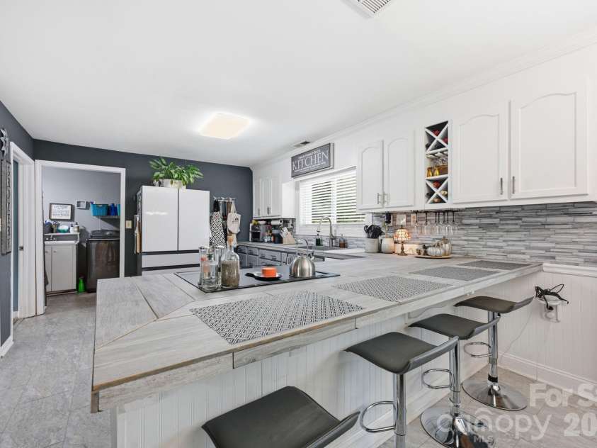 4420 Tucker Road, Belmont, NC 28012.  MLS# CAR4398600, YatesRealty ID 49629. Kitchen