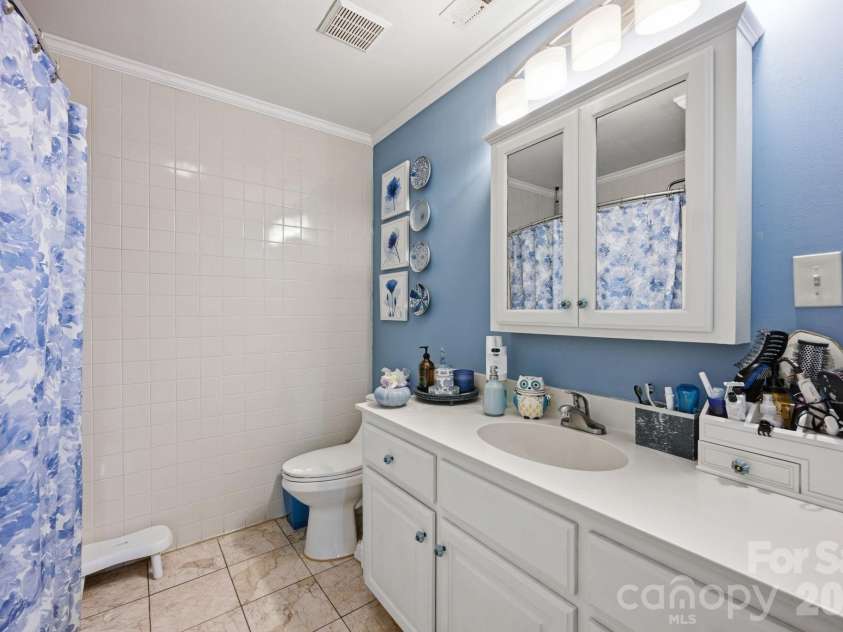 4420 Tucker Road, Belmont, NC 28012.  MLS# CAR4398600, YatesRealty ID 49629. Primary Bathroom