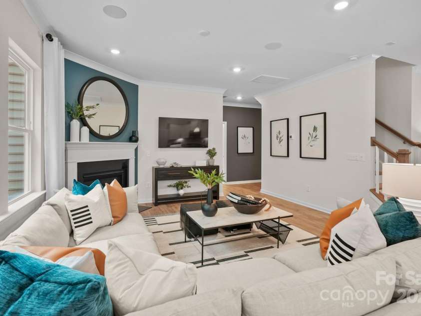 5220 Hatcher Creek Road, Charlotte, NC 28215.  MLS# CAR4228384, YatesRealty ID 4963. Photo Representation