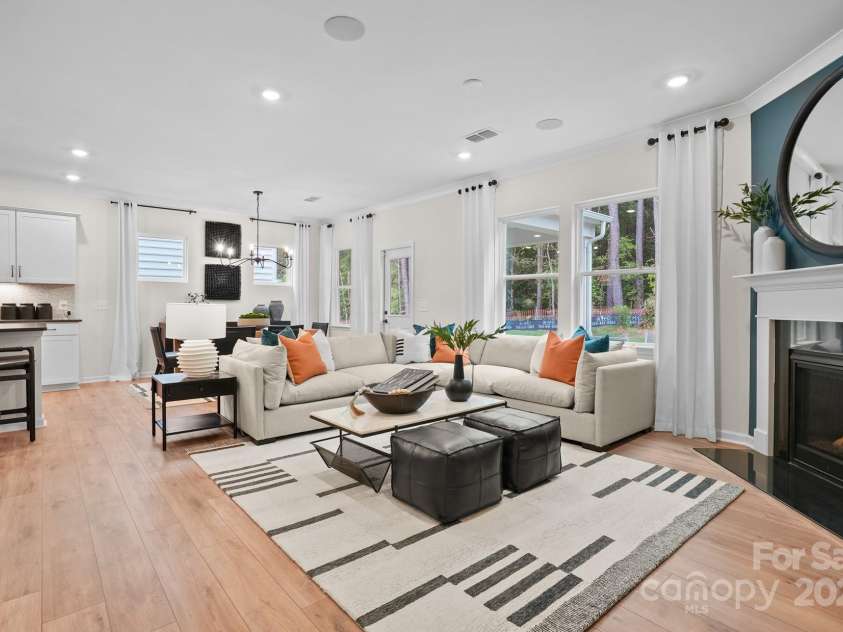 5220 Hatcher Creek Road, Charlotte, NC 28215.  MLS# CAR4228384, YatesRealty ID 4963. Photo Representation