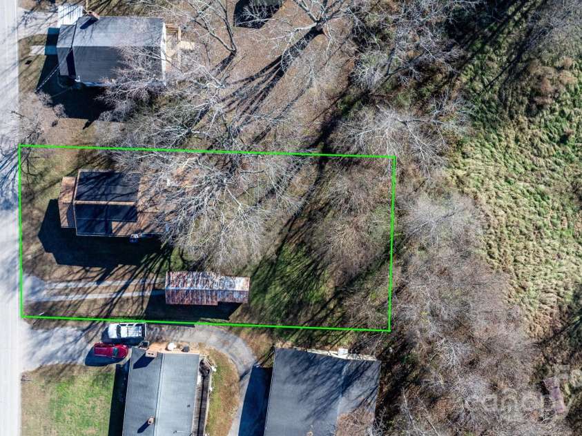 926 Fairview Drive, Lenoir, NC 28645.  MLS# CAR4326566, YatesRealty ID 4963. 