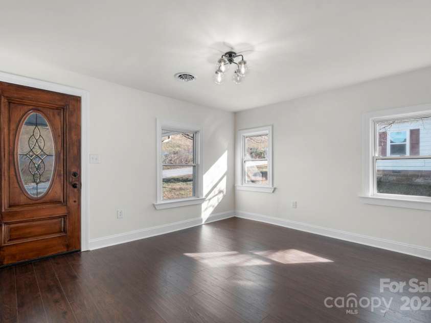 926 Fairview Drive, Lenoir, NC 28645.  MLS# CAR4326566, YatesRealty ID 4963. 
