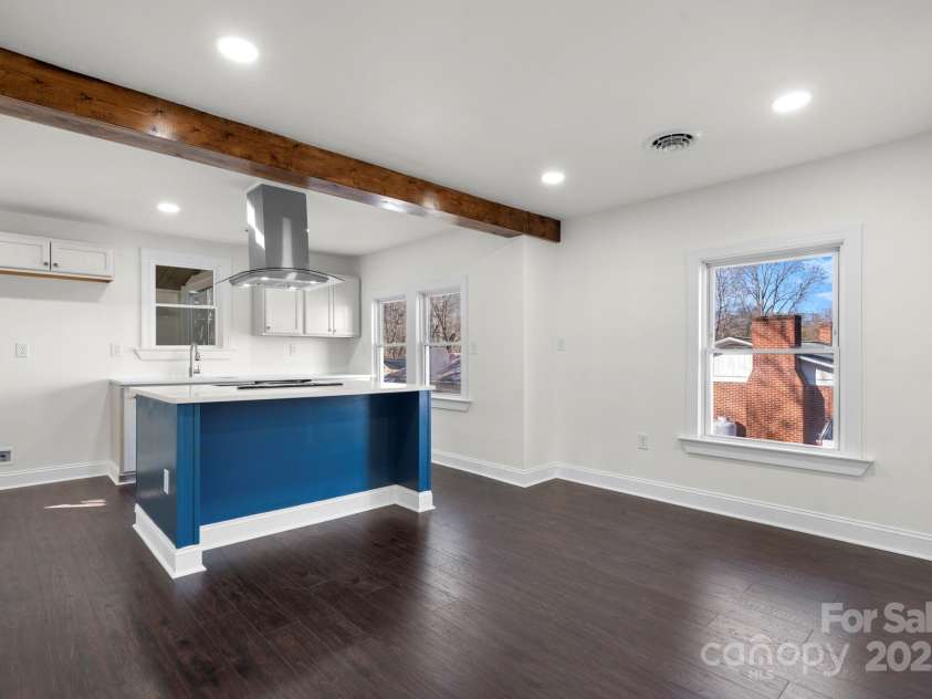 926 Fairview Drive, Lenoir, NC 28645.  MLS# CAR4326566, YatesRealty ID 4963. 