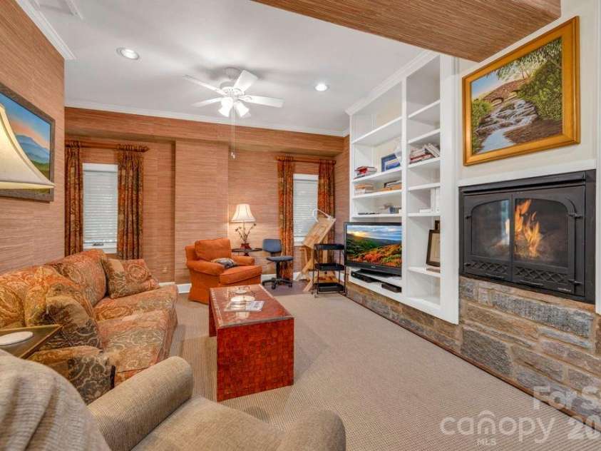 241 Wonderland Trail, Blowing Rock, NC 28605.  MLS# CAR4422812, YatesRealty ID 49630. 
