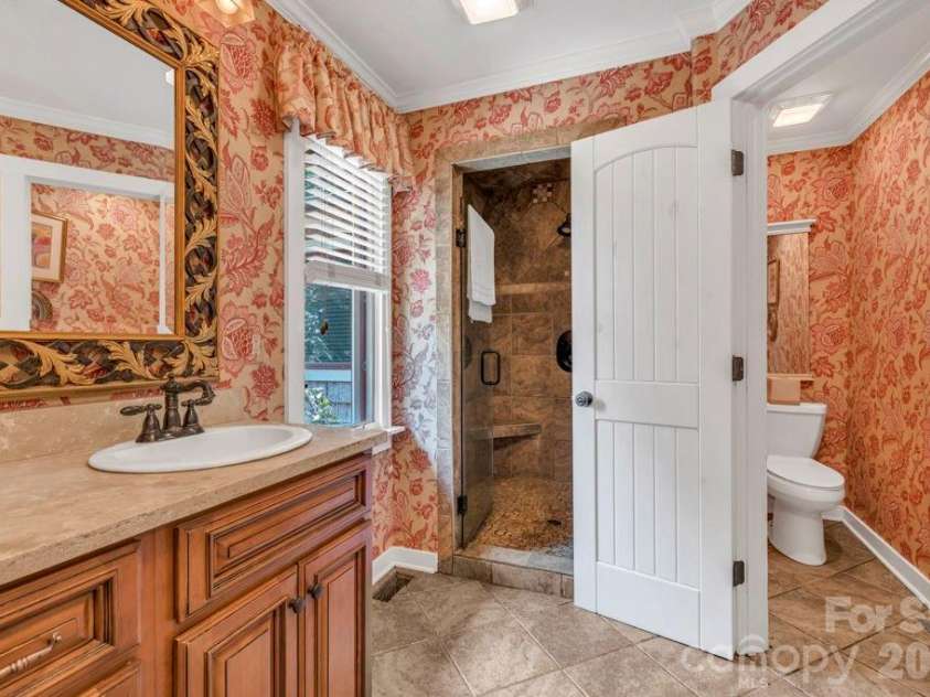 241 Wonderland Trail, Blowing Rock, NC 28605.  MLS# CAR4422812, YatesRealty ID 49630. 