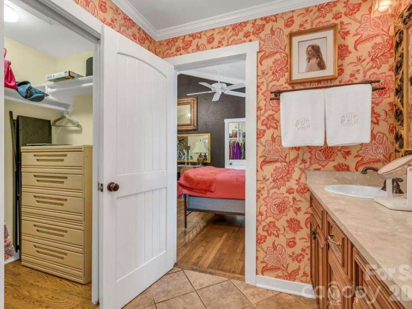241 Wonderland Trail, Blowing Rock, NC 28605.  MLS# CAR4422812, YatesRealty ID 49630. 