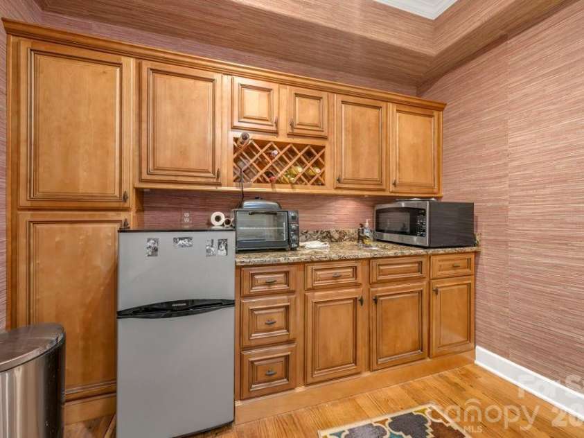 241 Wonderland Trail, Blowing Rock, NC 28605.  MLS# CAR4422812, YatesRealty ID 49630. 