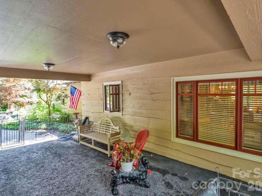 241 Wonderland Trail, Blowing Rock, NC 28605.  MLS# CAR4422812, YatesRealty ID 49630. 