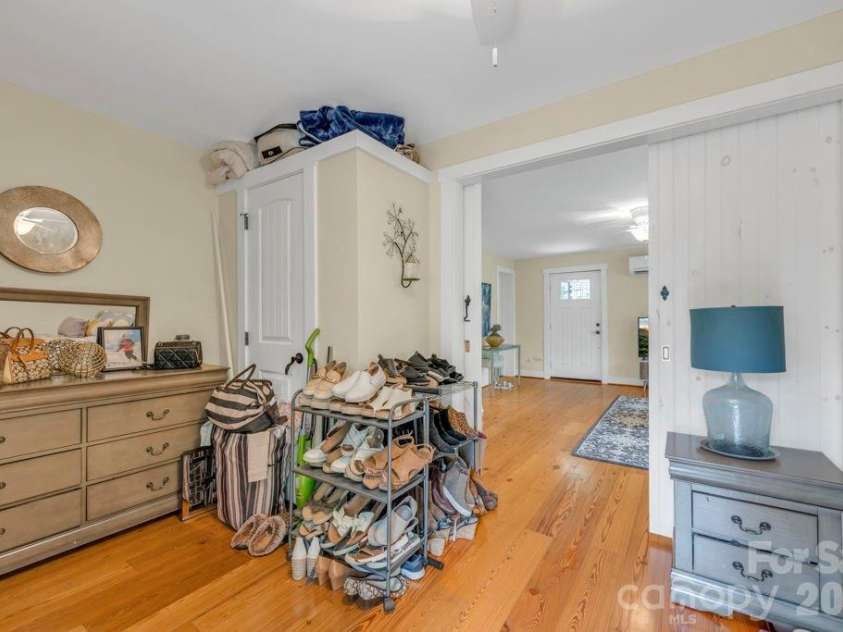 241 Wonderland Trail, Blowing Rock, NC 28605.  MLS# CAR4422812, YatesRealty ID 49630. 