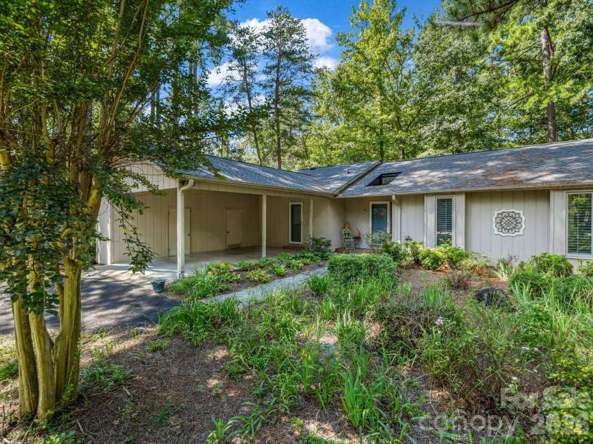 55 Diamond Ridge Lane, Columbus, NC 28722.  MLS# CAR4422585, YatesRealty ID 49631. 