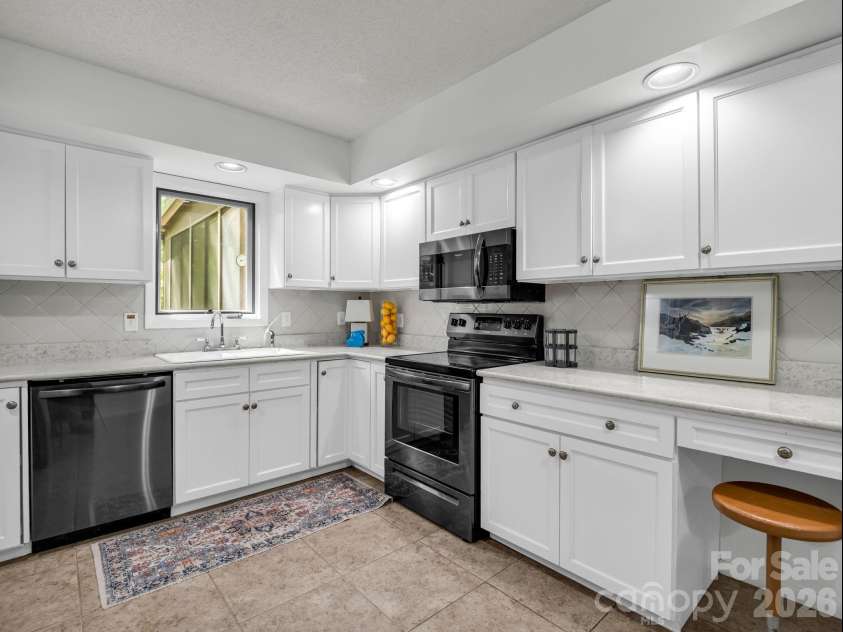 55 Diamond Ridge Lane, Columbus, NC 28722.  MLS# CAR4422585, YatesRealty ID 49631. 