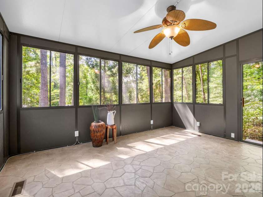 55 Diamond Ridge Lane, Columbus, NC 28722.  MLS# CAR4422585, YatesRealty ID 49631. 
