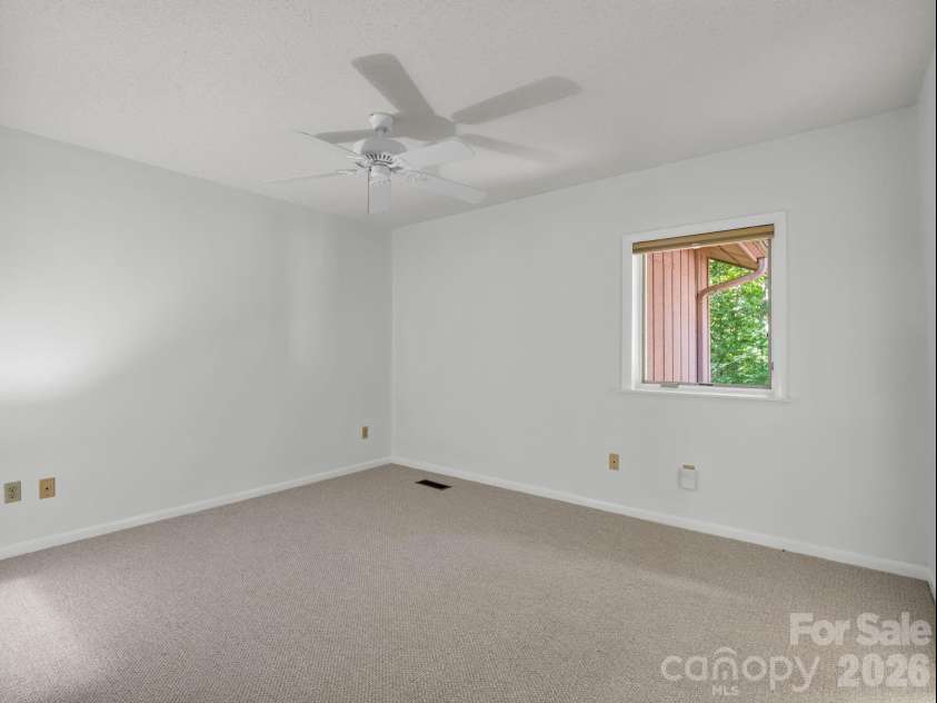 55 Diamond Ridge Lane, Columbus, NC 28722.  MLS# CAR4422585, YatesRealty ID 49631. 