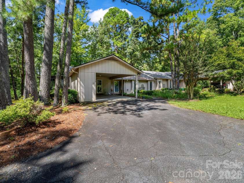 55 Diamond Ridge Lane, Columbus, NC 28722.  MLS# CAR4422585, YatesRealty ID 49631. 