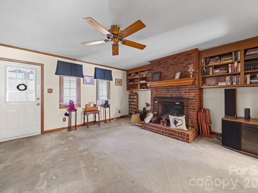 3177 Wimbledon Lane, Rock Hill, SC 29732.  MLS# CAR4421779, YatesRealty ID 49634. Den