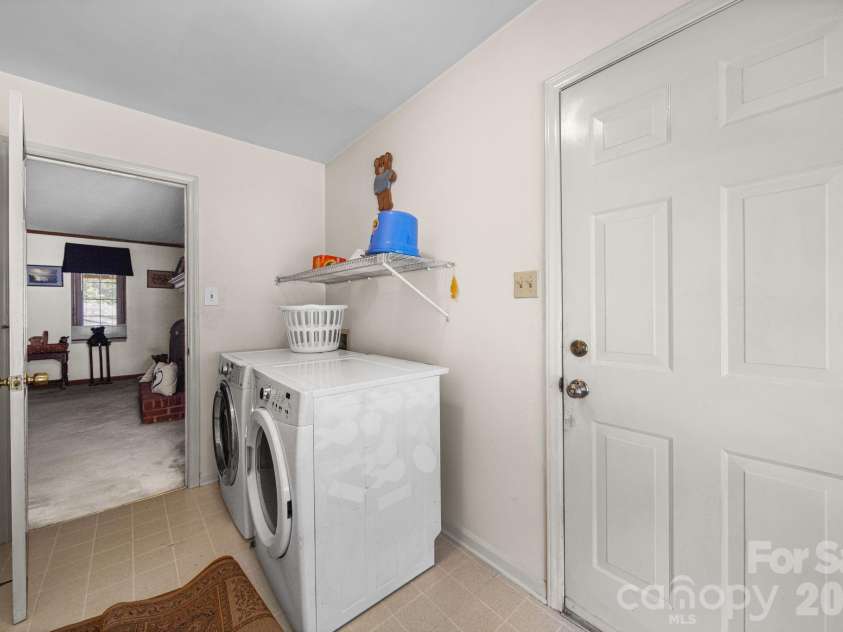 3177 Wimbledon Lane, Rock Hill, SC 29732.  MLS# CAR4421779, YatesRealty ID 49634. Laundry Room