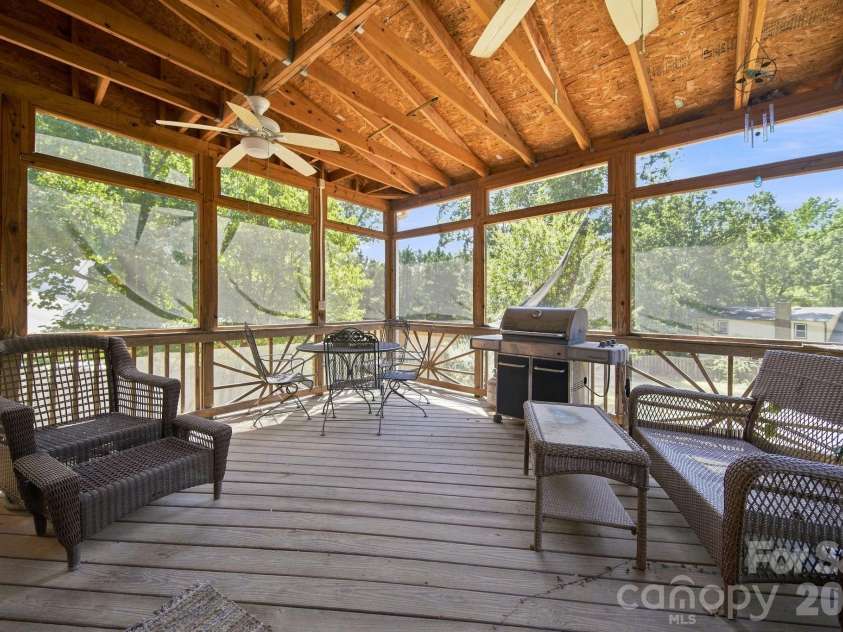 3177 Wimbledon Lane, Rock Hill, SC 29732.  MLS# CAR4421779, YatesRealty ID 49634. Screened in Deck