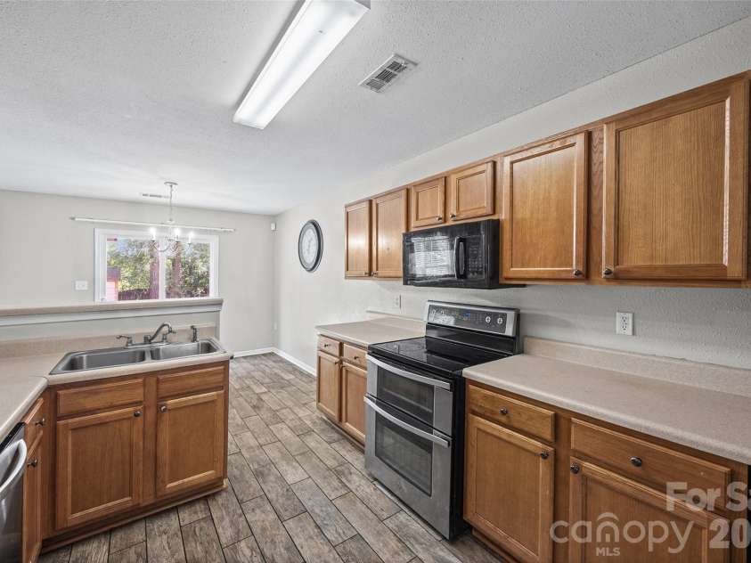 841 Brunswick Drive, Rock Hill, SC 29730.  MLS# CAR4422548, YatesRealty ID 49637. 