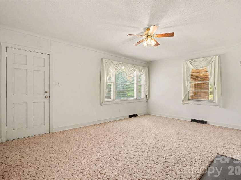 968 Hampton Grace Avenue, Lancaster, SC 29720.  MLS# CAR4422120, YatesRealty ID 49639. 