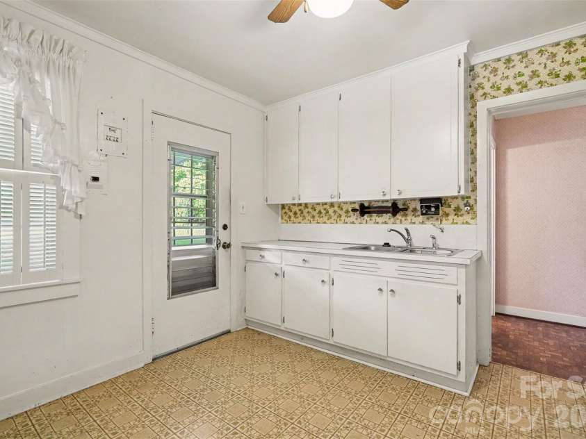 968 Hampton Grace Avenue, Lancaster, SC 29720.  MLS# CAR4422120, YatesRealty ID 49639. 