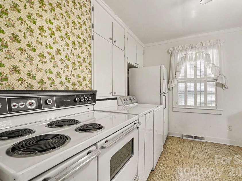 968 Hampton Grace Avenue, Lancaster, SC 29720.  MLS# CAR4422120, YatesRealty ID 49639. 