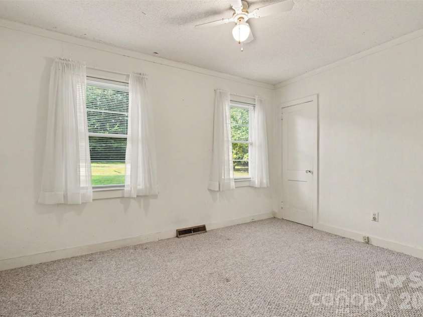 968 Hampton Grace Avenue, Lancaster, SC 29720.  MLS# CAR4422120, YatesRealty ID 49639. 