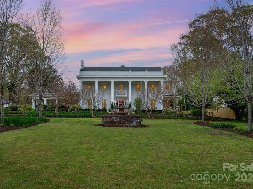 1313 York Road, Gastonia, NC 28052.  MLS# CAR4238759, YatesRealty ID 4964. 