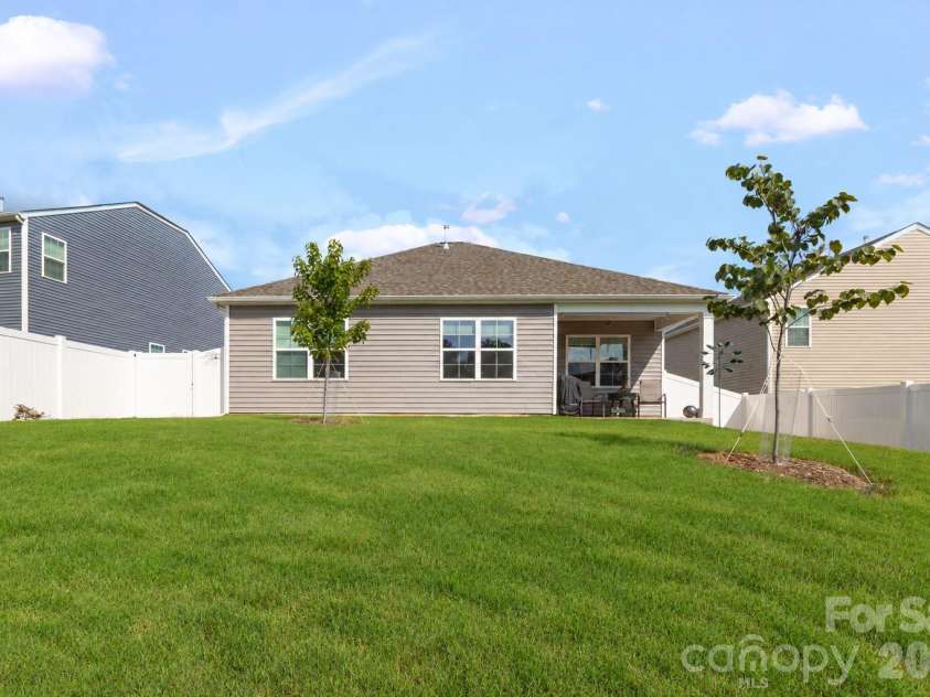 3865 Maxwell Henry Lane, Conover, NC 28613.  MLS# CAR4422175, YatesRealty ID 49640. 