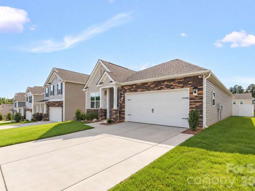 3865 Maxwell Henry Lane, Conover, NC 28613.  MLS# CAR4422175, YatesRealty ID 49640. 