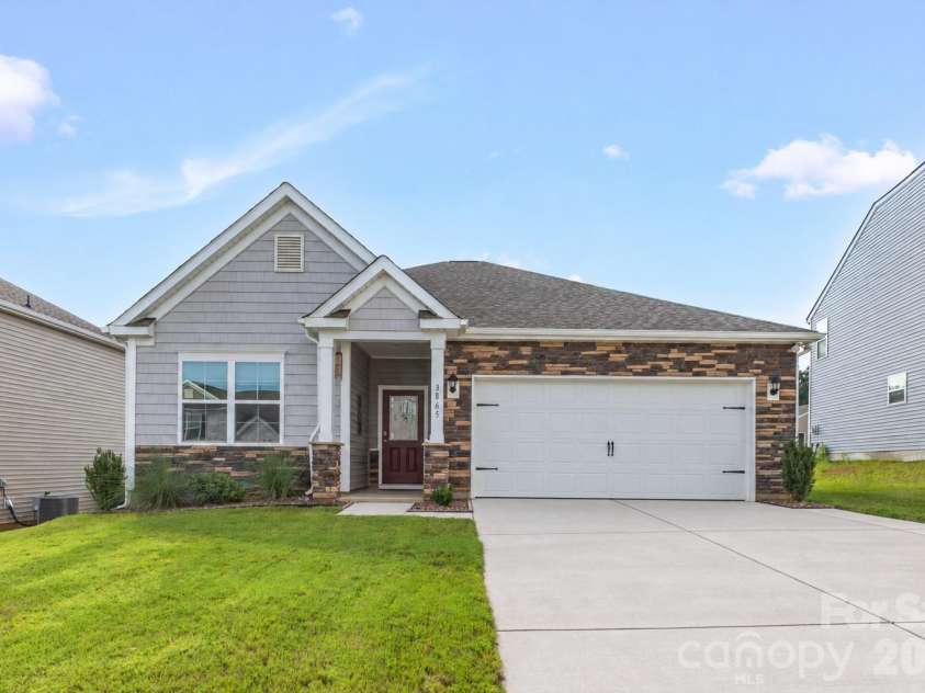 3865 Maxwell Henry Lane, Conover, NC 28613.  MLS# CAR4422175, YatesRealty ID 49640. 