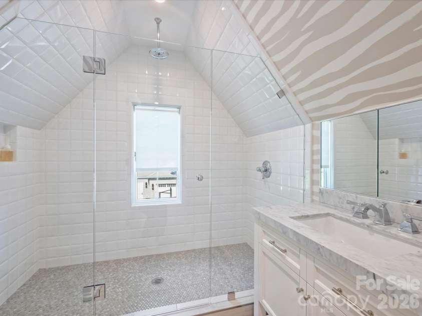 2414 Forest Drive, Charlotte, NC 28211.  MLS# CAR4420564, YatesRealty ID 49641. 