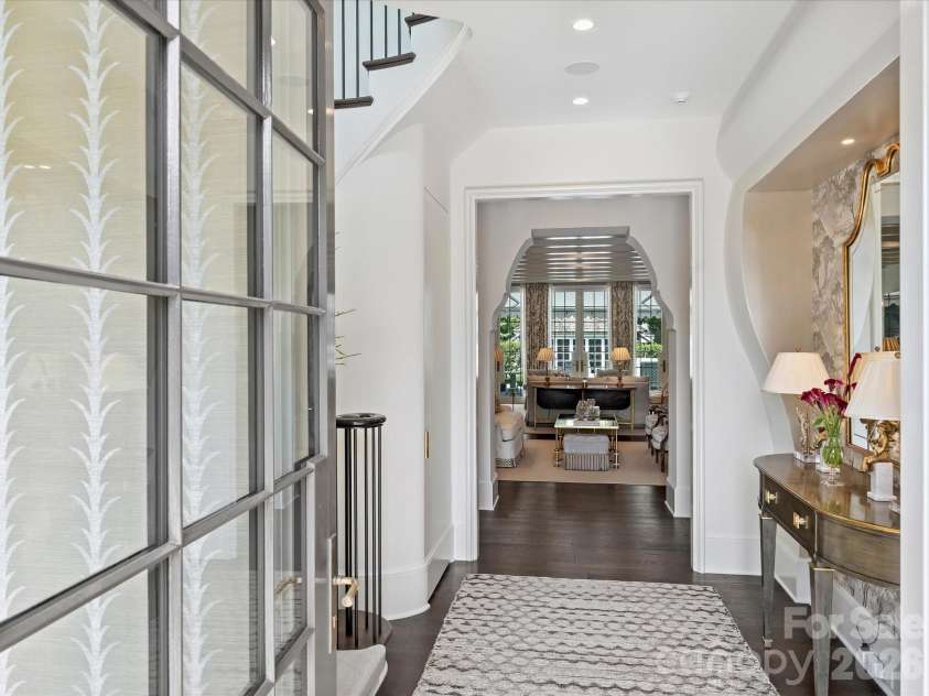 2414 Forest Drive, Charlotte, NC 28211.  MLS# CAR4420564, YatesRealty ID 49641. Welcome in