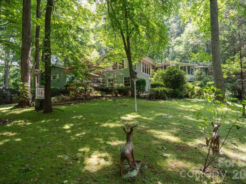 104 Ash Drive, Maggie Valley, NC 28751.  MLS# CAR4402926, YatesRealty ID 49642. 