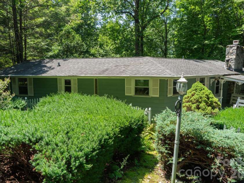 104 Ash Drive, Maggie Valley, NC 28751.  MLS# CAR4402926, YatesRealty ID 49642. 