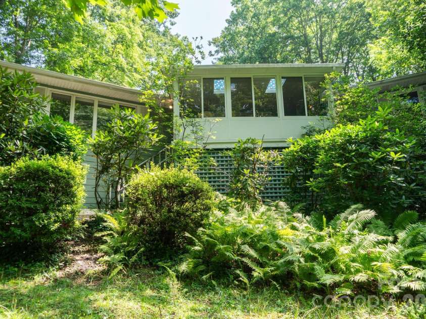 104 Ash Drive, Maggie Valley, NC 28751.  MLS# CAR4402926, YatesRealty ID 49642. 